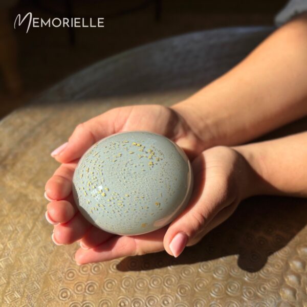 Glass Memory Pebble - French Grey & 24ct Gold Leaf - Image 2