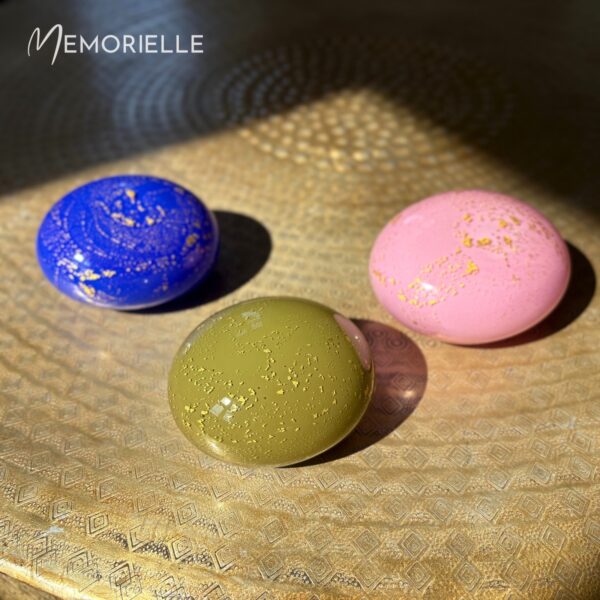 Glass Memory Pebble - Classic Black & 24ct Gold Leaf - Image 3