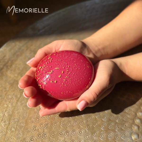 Glass Memory Pebble - Ruby & 24ct Gold Leaf - Image 2