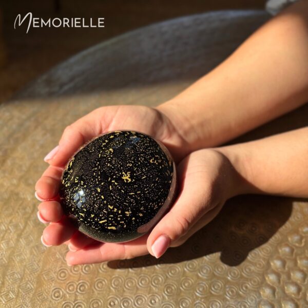 Glass Memory Pebble - Classic Black & 24ct Gold Leaf - Image 2
