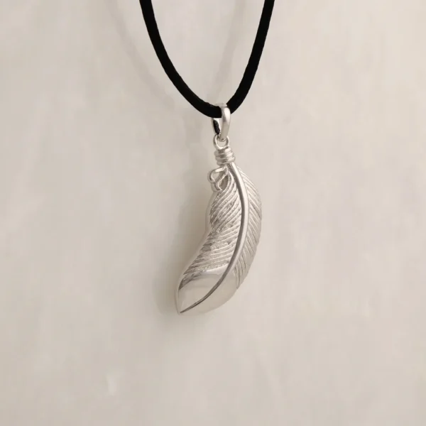 Unisex Feather Pendant for ashes